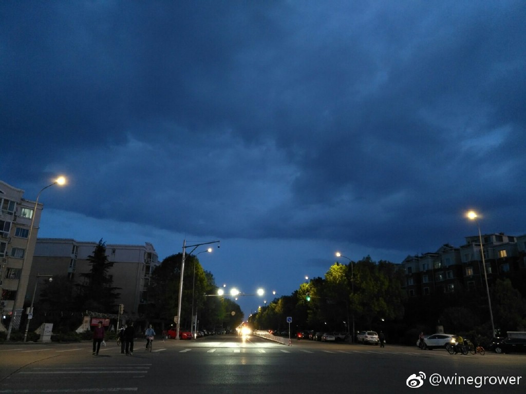 雨后街道